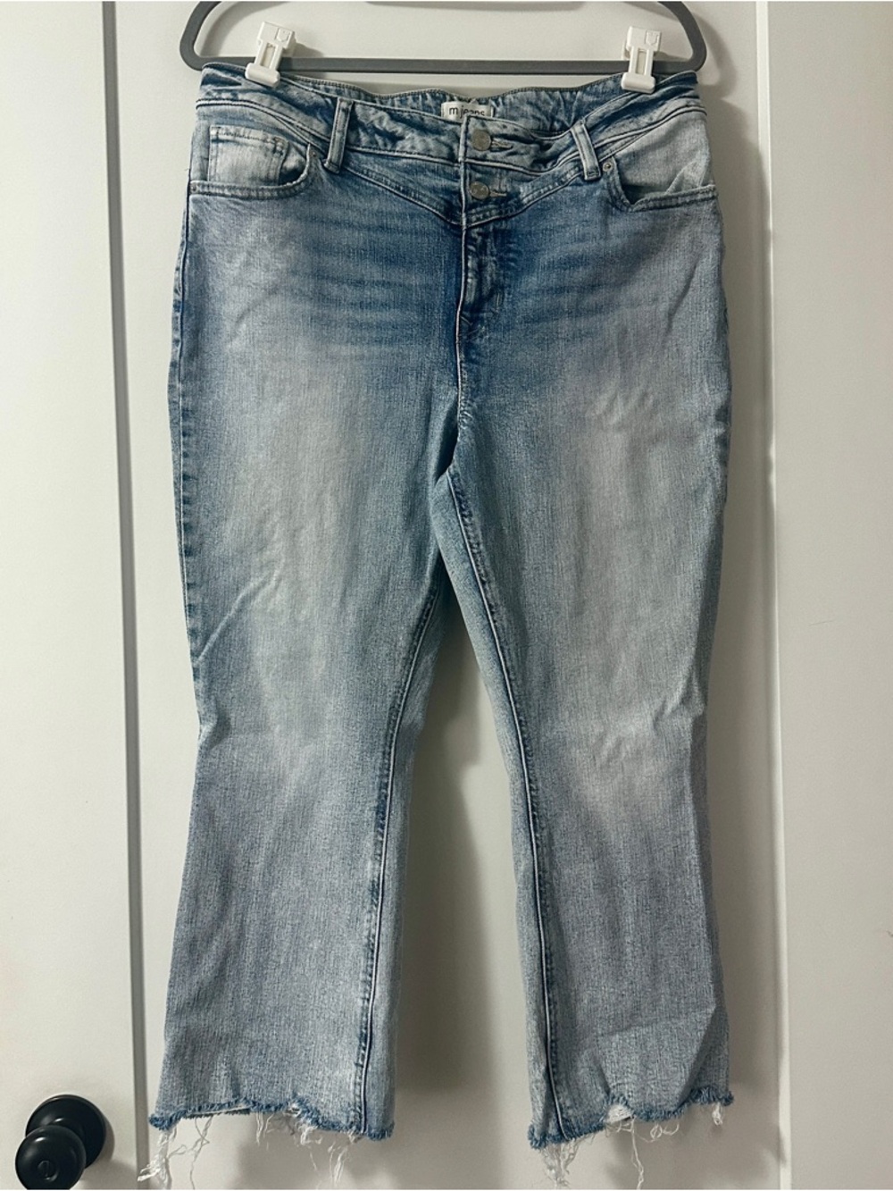 M Jeans Mid Fit Mid Rise Kick Ankle Jeans